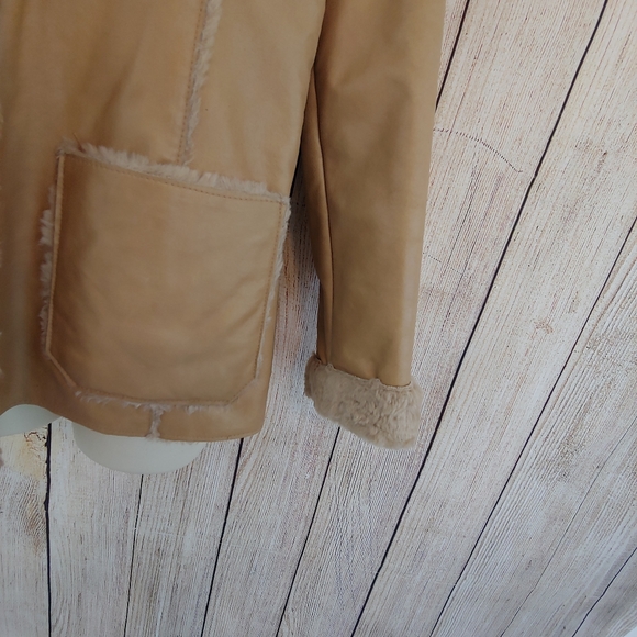 Y2K Guess Camel colored pennylane leather coat Sherpa lined button closure - Picture 7 of 10